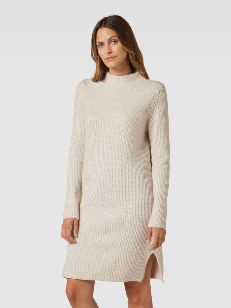 Knielanges Strickkleid mit Stehkragen in beige