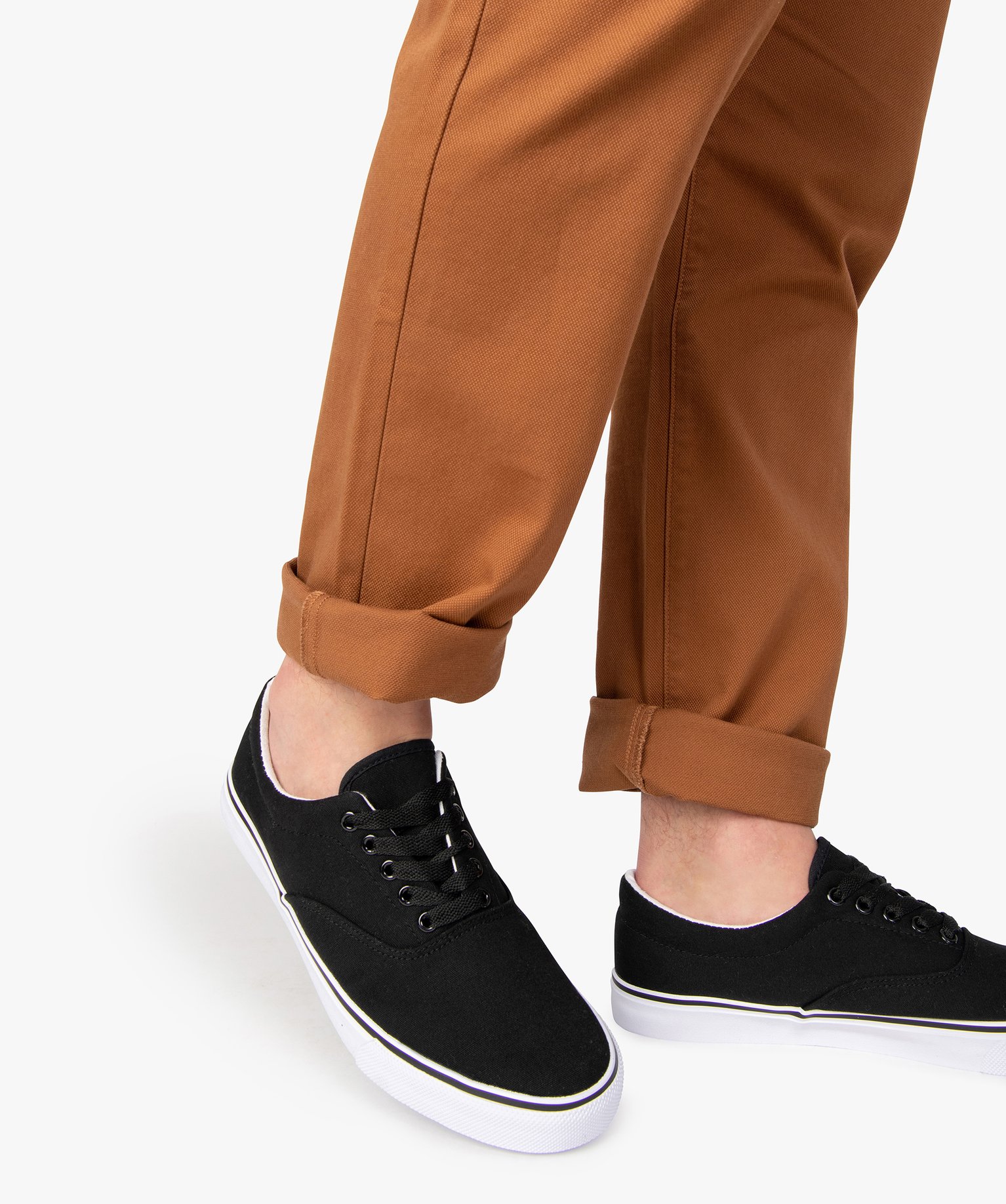 Tennis homme en toile avec semelle contrastante noir | GEMO
