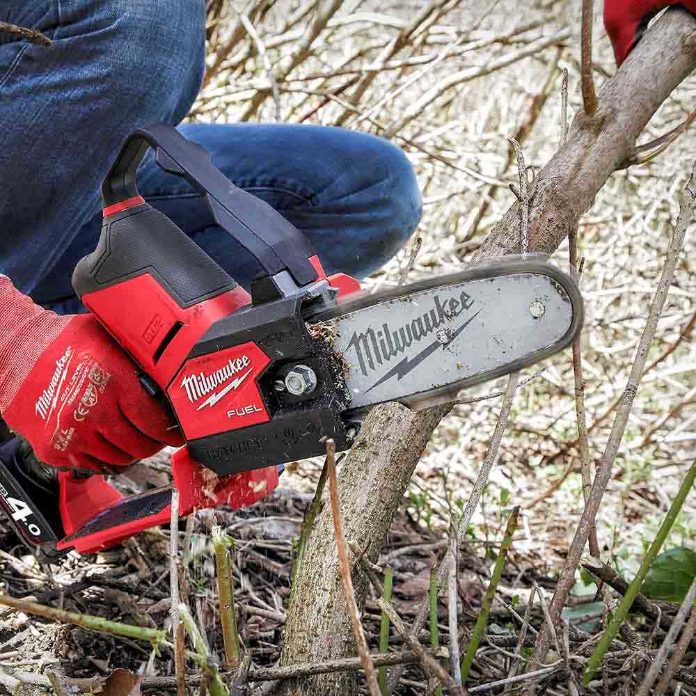 Serra de acabamento MILWAUKEE 12V FUEL™ HATCHET™ de 6