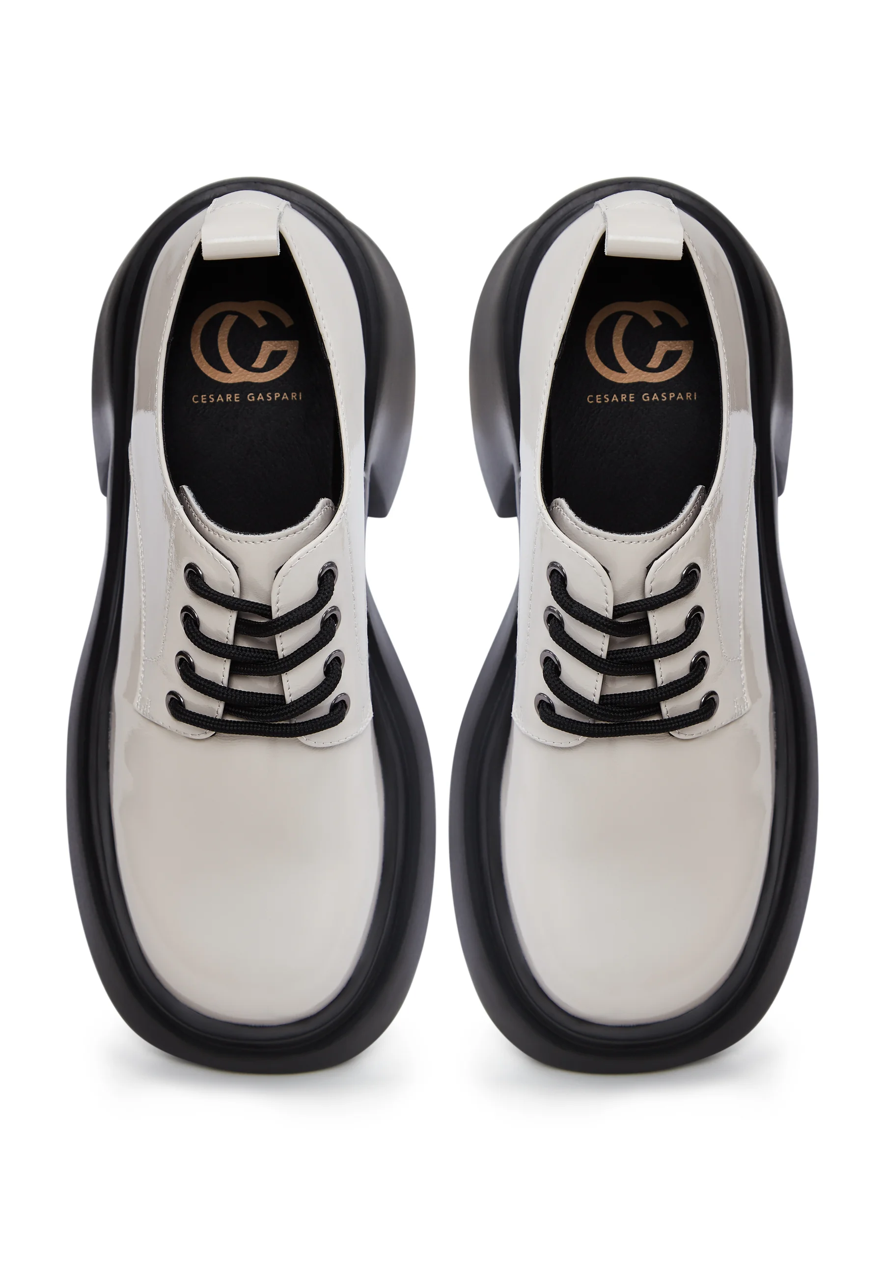 Zapatos con cordones de Cesare Gaspari