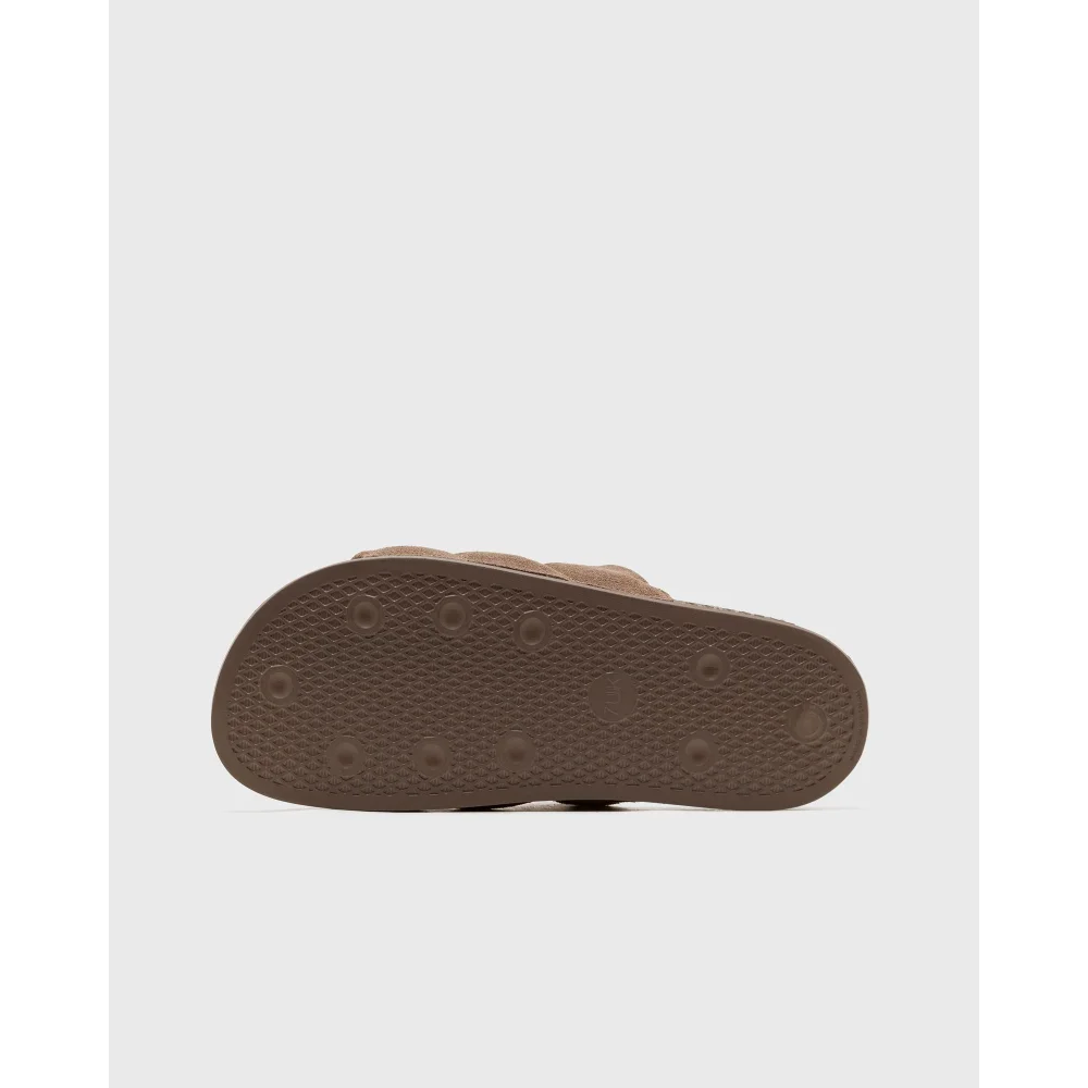 adidas Adilette ESSENTIAL IE9649 / braun