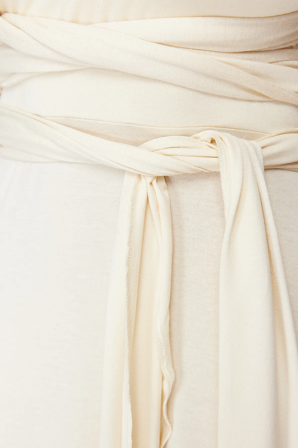 Trendyol Collection  Ecrufarbenes, gestricktes, geschnürtes Strandkleid für die Brautmode mit Gürtel TBESS21EL2992