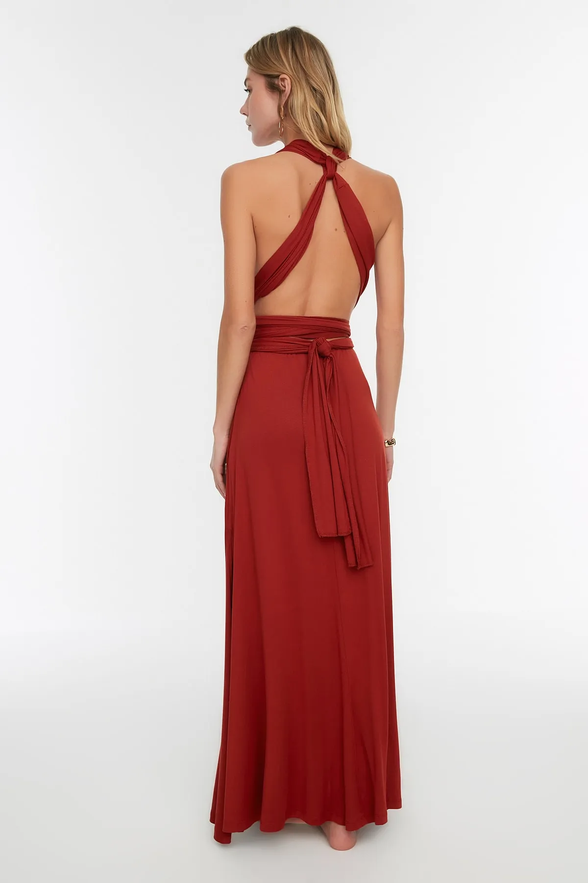 Trendyol Collection  Gestricktes Strandkleid mit Fliesenmuster und Kreuzschnürung TBESS21EL2992