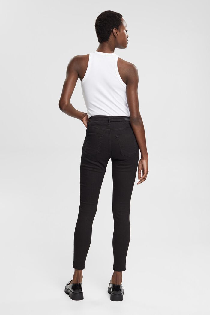 Recycelt: Shaping-Jeans mit Organic Cotton