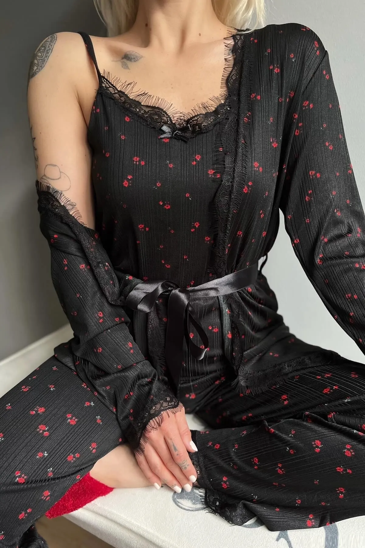 Pijamaevi  Minimal floral gemustertes Pegasus-Pyjama-Set mit Morgenmantel