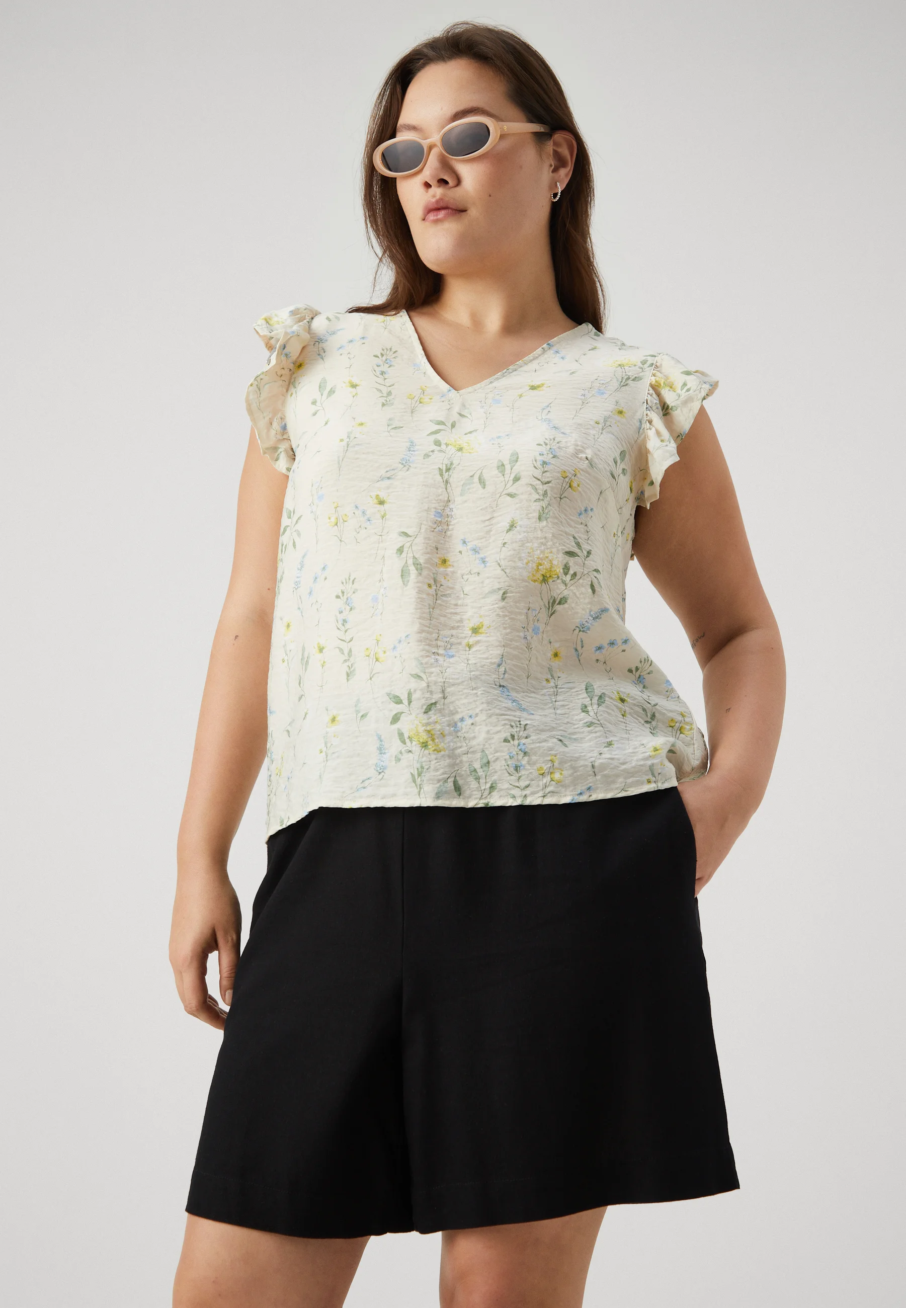 Vero Moda Curve VMCMYMILO PAPERBAG - Shorts
