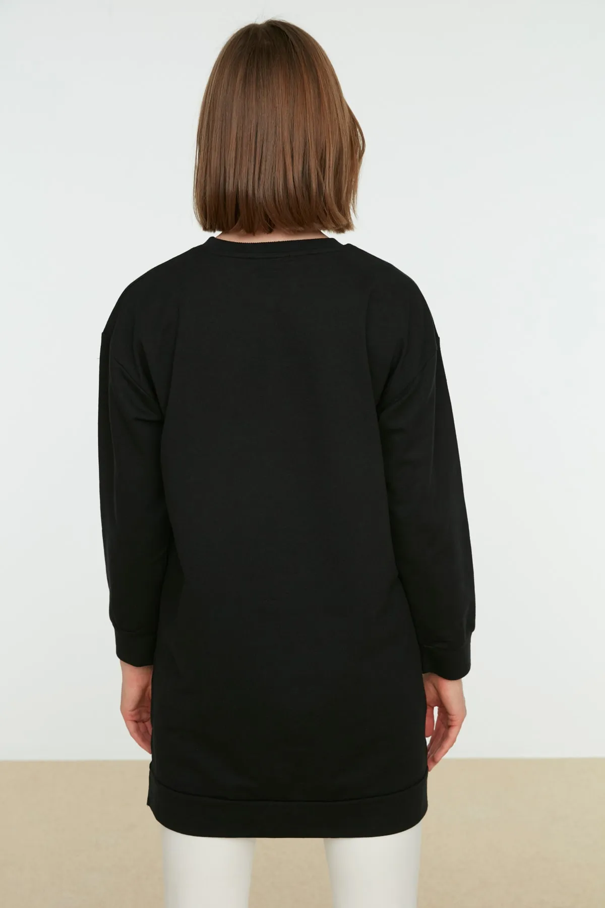 Trendyol Modest  Schwarz-Hellbraunes 2er-Pack Basic-Strick-Sweatshirt mit Rundhalsausschnitt TCTAW22TW0152