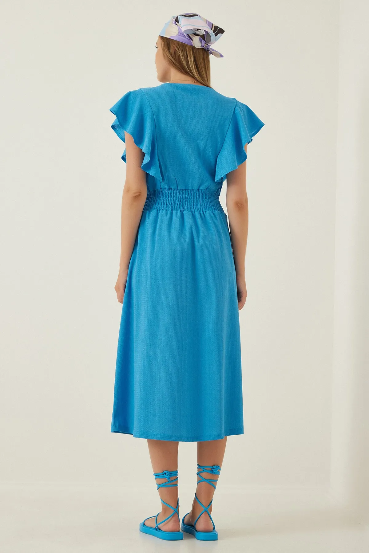 Happiness İstanbul  Damen-Strickkleid mit blauem Volant und Strukturmuster CI00025