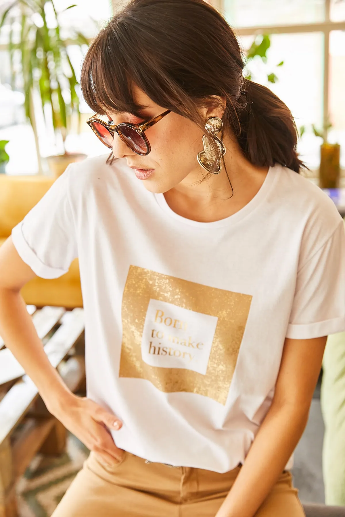 Olalook  Weißes, glitzerndes T-Shirt für Damen TSH-19000322