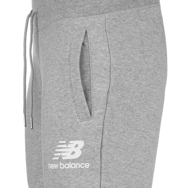 NEW BALANCE Essentials French Terry Trainingshose Damen