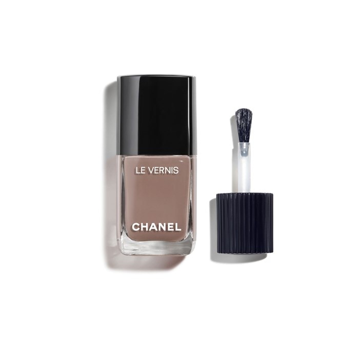 FARBE UND GLANZ MIT LANGEM HALT