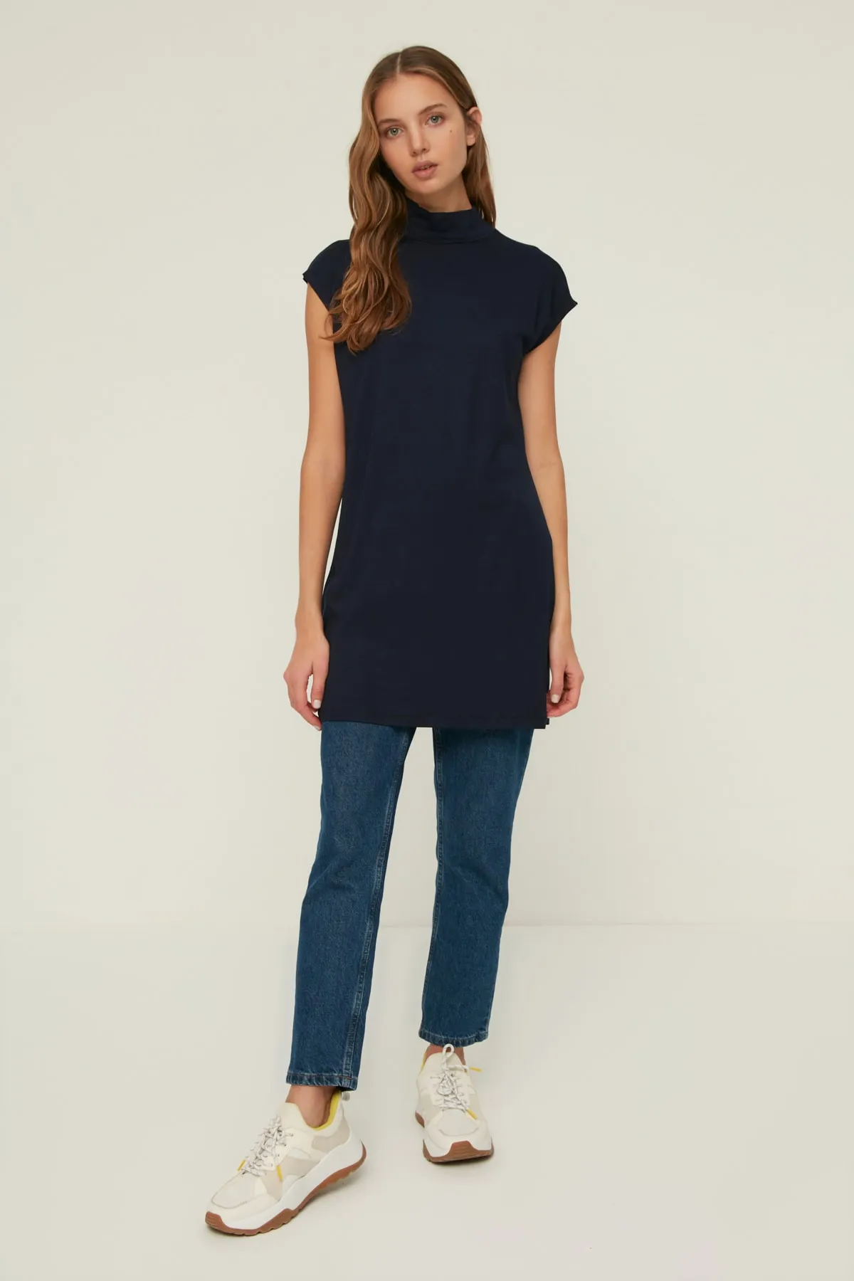 Trendyol Modest  Marineblau-Stone 2er-Pack ärmellose Unterwäsche-Liner-Tunika mit Stehkragen TCTSS21UK0033
