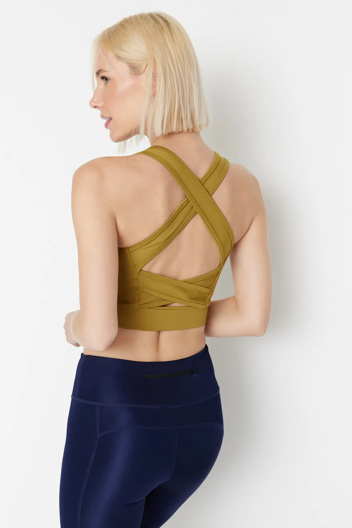 Trendyol Collection  Ölgrüner, unterstützter/formender Rückendetail, gestrickter Sport-BH mit quadratischem Kragen TWOSS22SS0040