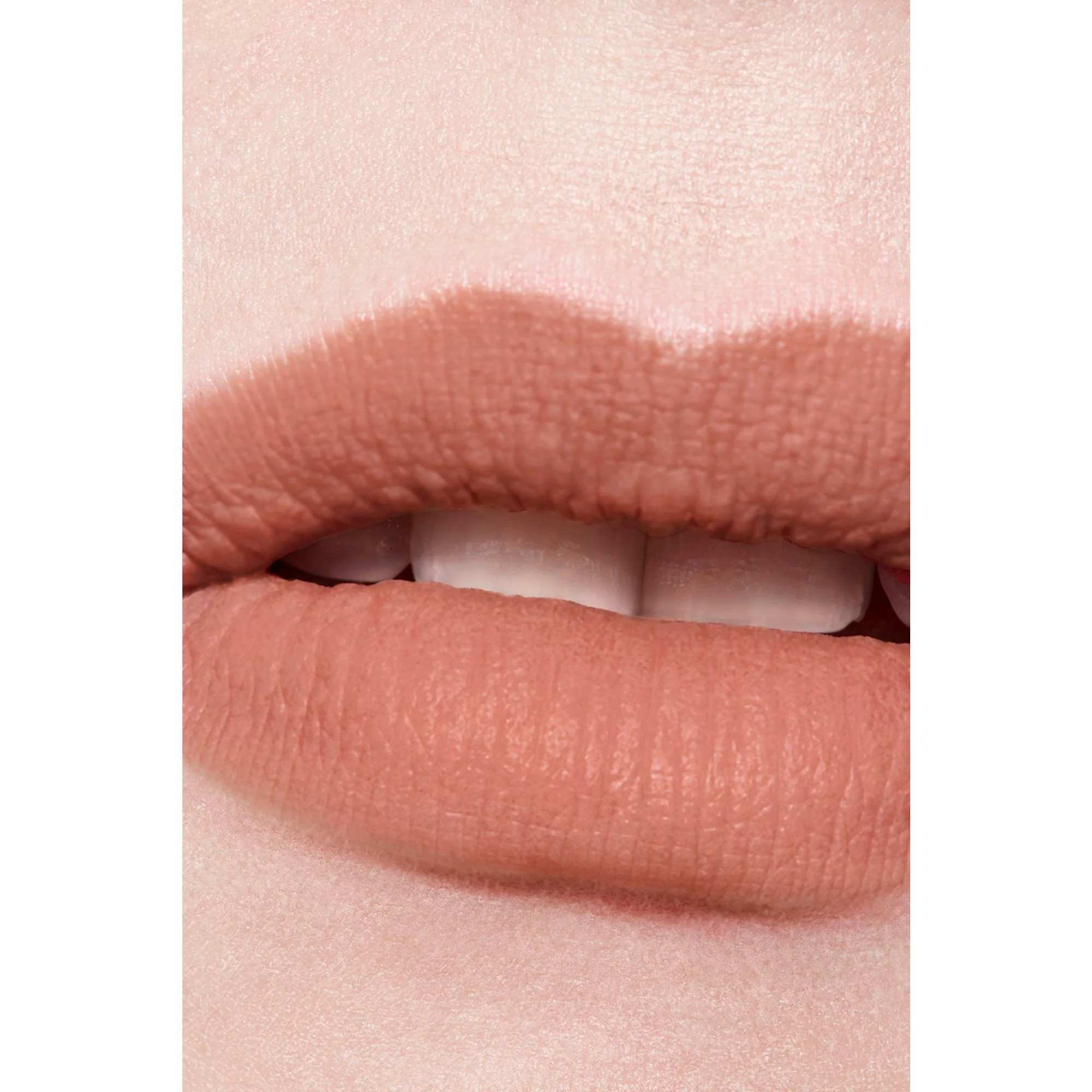 ROUGE ALLURE LIQUID VELVET - LE ROUGE À LÈVRES FLUIDE MAT INTENSE À LA TENUE ULTRA LONGUE DURÉE