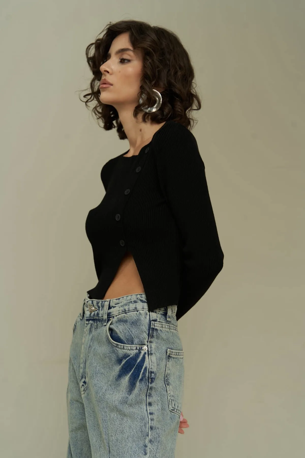 MAİ COLLECTİON  Kloe Strickwaren-Crop mit Knopfdetail