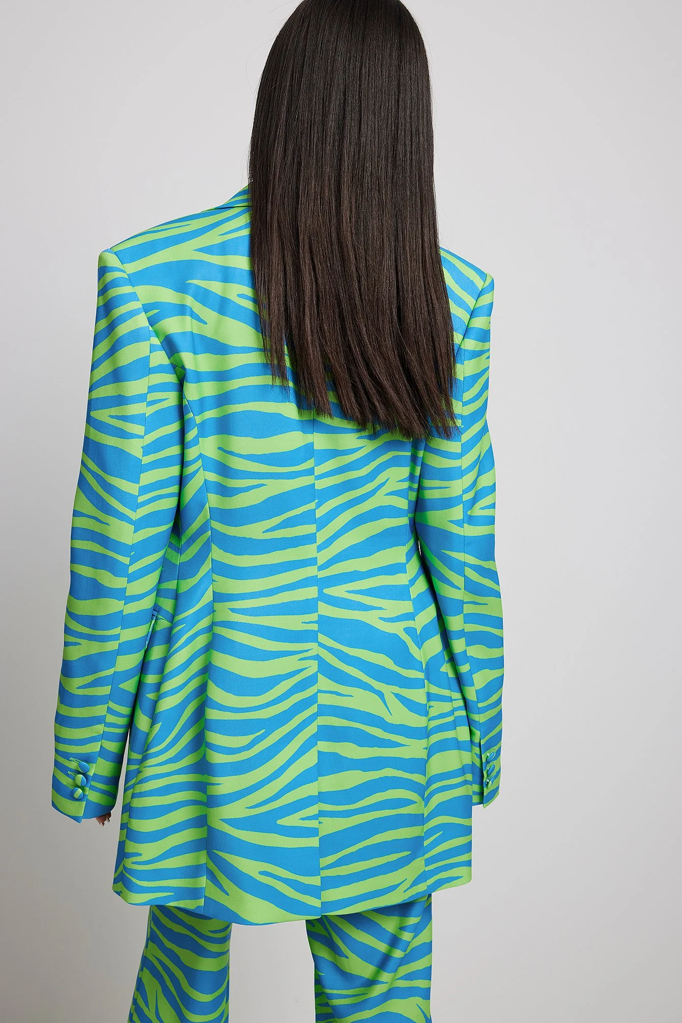 Langer, taillierter Blazer