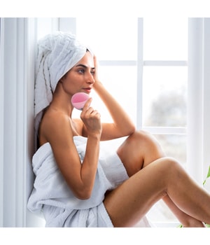 FOREO LUNA™ 4 mini Pearl Pink Gesichtsbürste-1 Stk