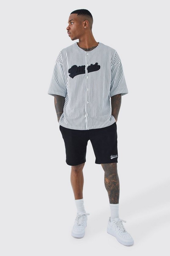 Oversize Baseball-Hemd & Shorts mit Nadelstreifen