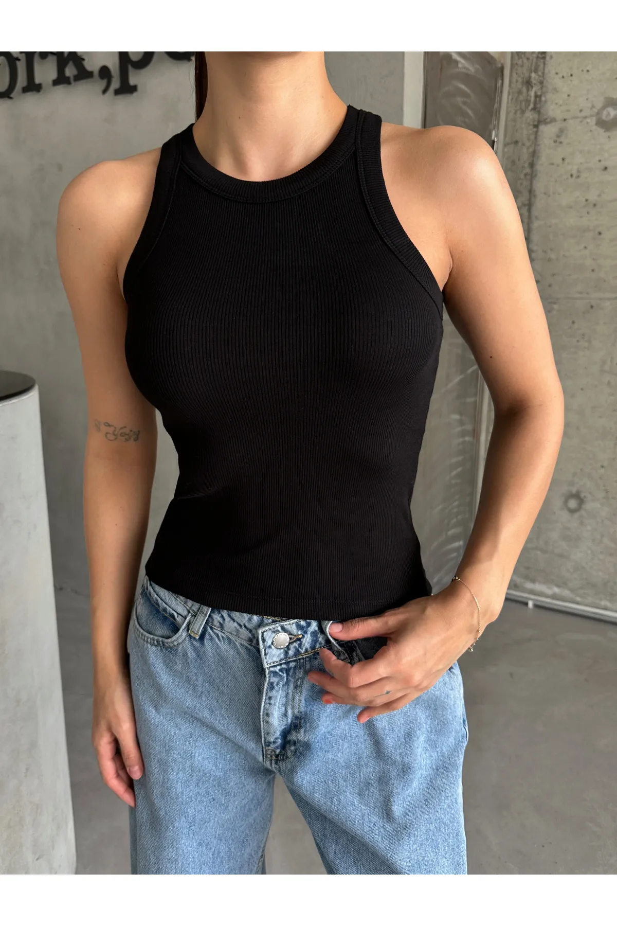 Laluvia  Schwarzes, langes Neckholder-Tanktop mit dicker Paspelierung