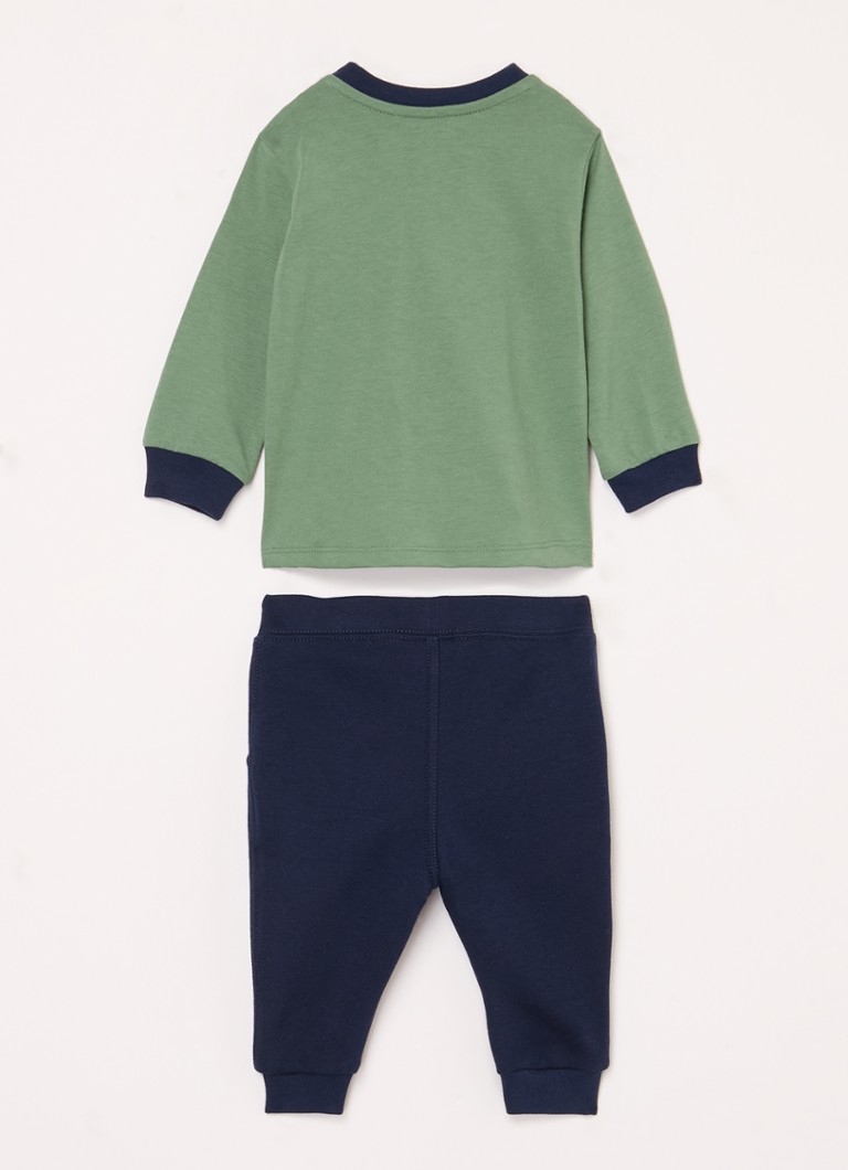 Costum din două piese Ralph Lauren: cămașă cu mânecă lungă și pantaloni de trening.