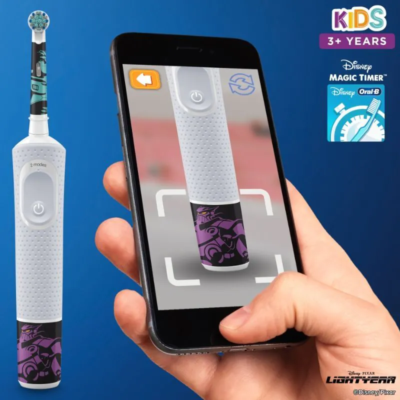 „Oral-B Kid 3+ Lightyear“ rinkinys (elektrinis dantų šepetėlis + kelioninis dėklas)
