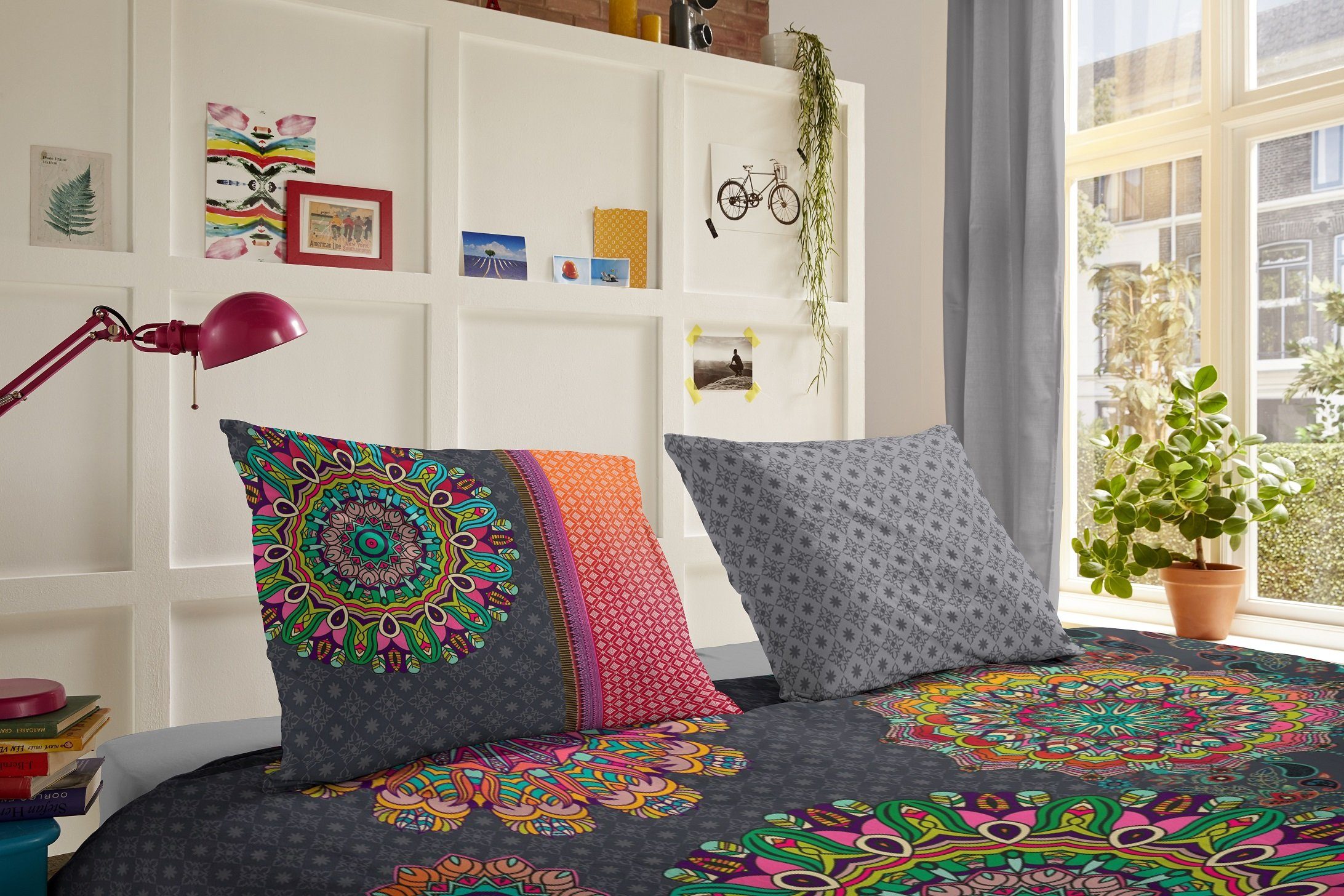 Bettwäsche Comfort Baumwolle, Traumschloss, Flanell, 2 teilig, bunte Mandalas auf dunklem Hintergrund