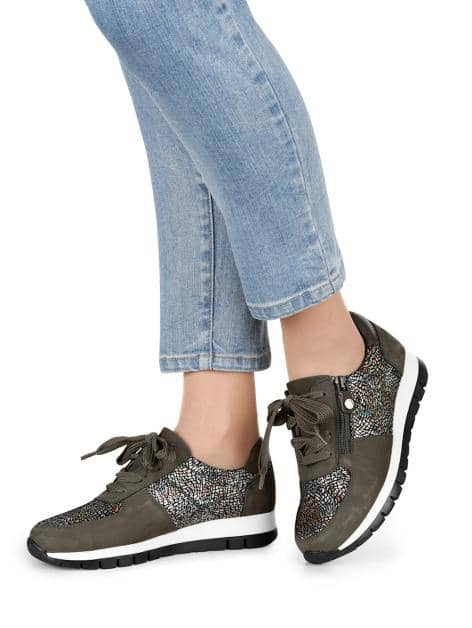 Schnürschuh