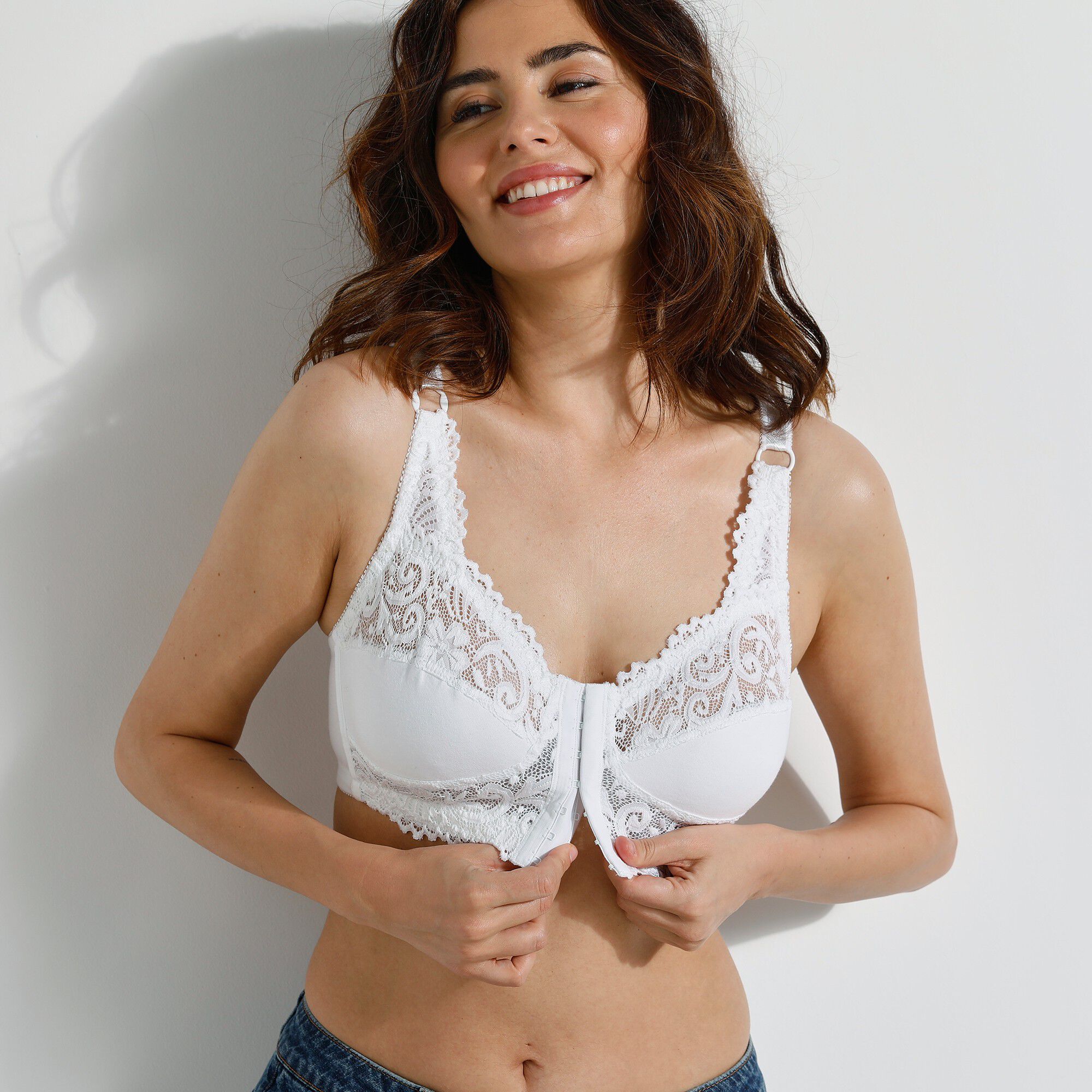 Soutien-gorge ouvert devant