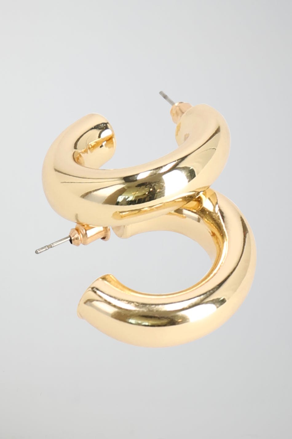 Clean hoops earrings
