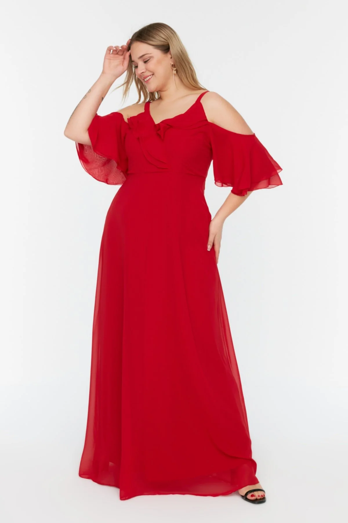 Trendyol Curve  Rotes gewebtes Chiffon-Abendkleid mit zweireihigem Kragen TBBSS22AH0178