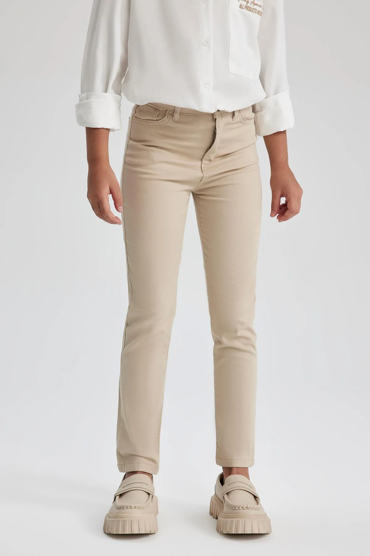 DeFacto  Beige Slim-Fit-Schulhosen für Mädchen K9028a623au