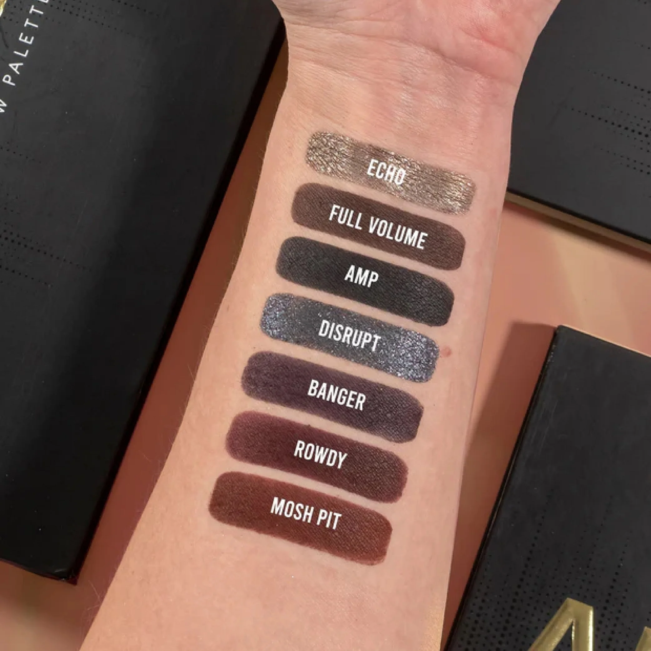 Paleta tieňov Occhi Amplified - Paleta na oči