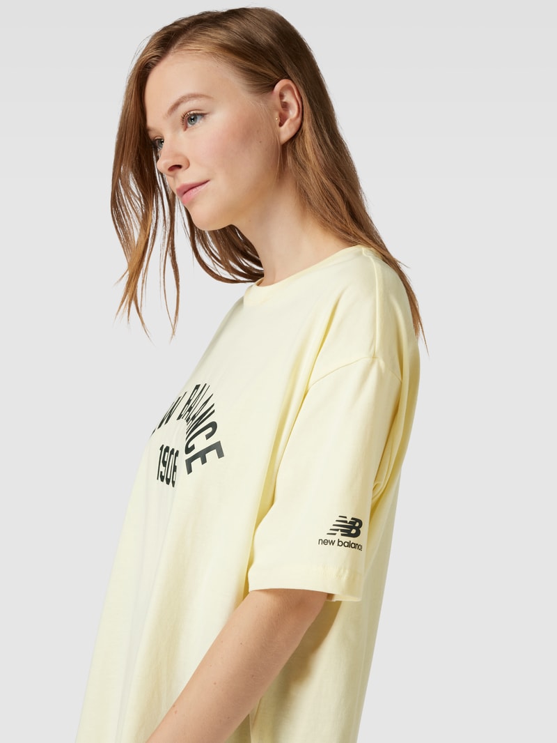 Oversized T-Shirt mit Label-Print in offwhite