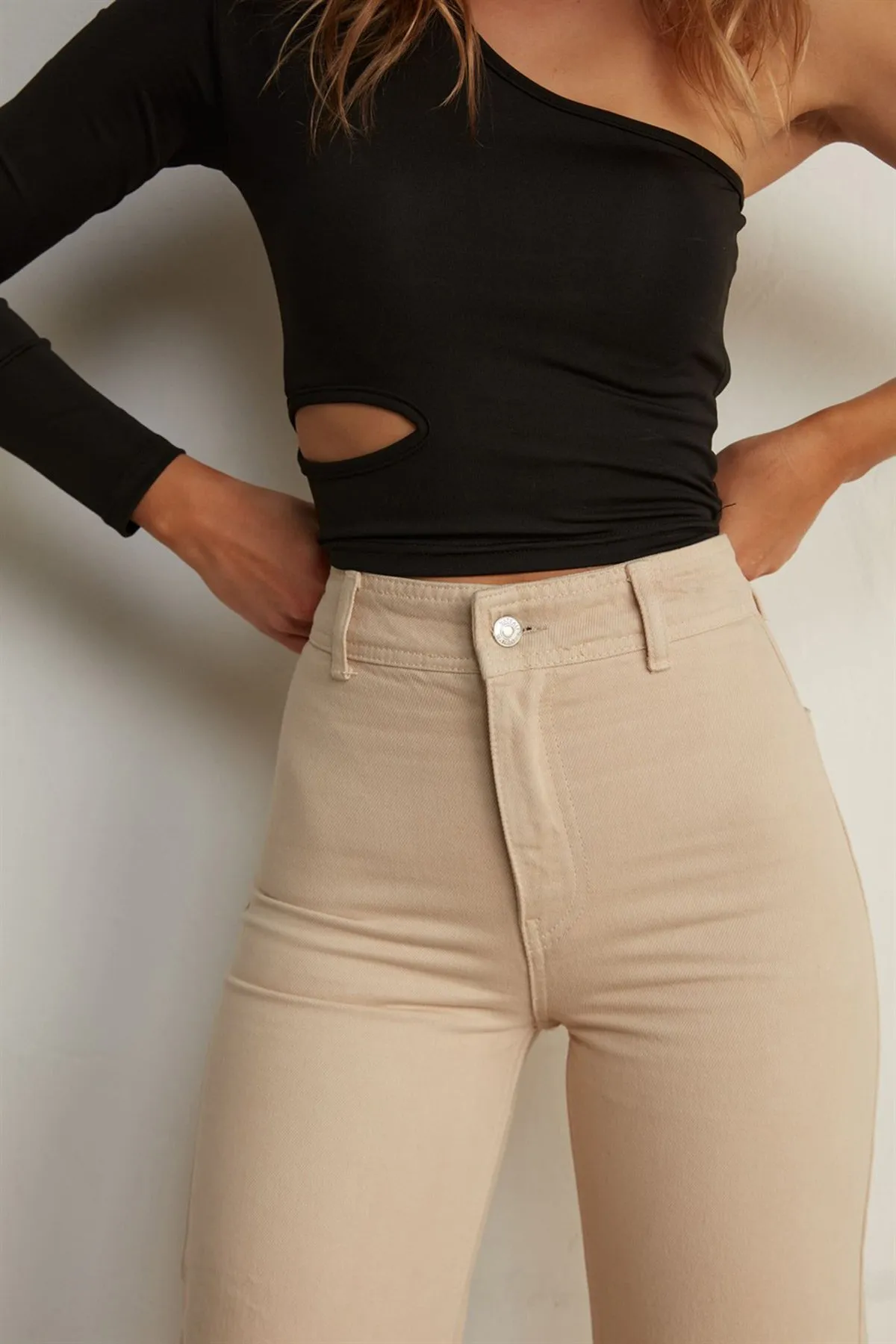 VATKALI  Ausgestellte Jeans mit weitem Bein in Beige