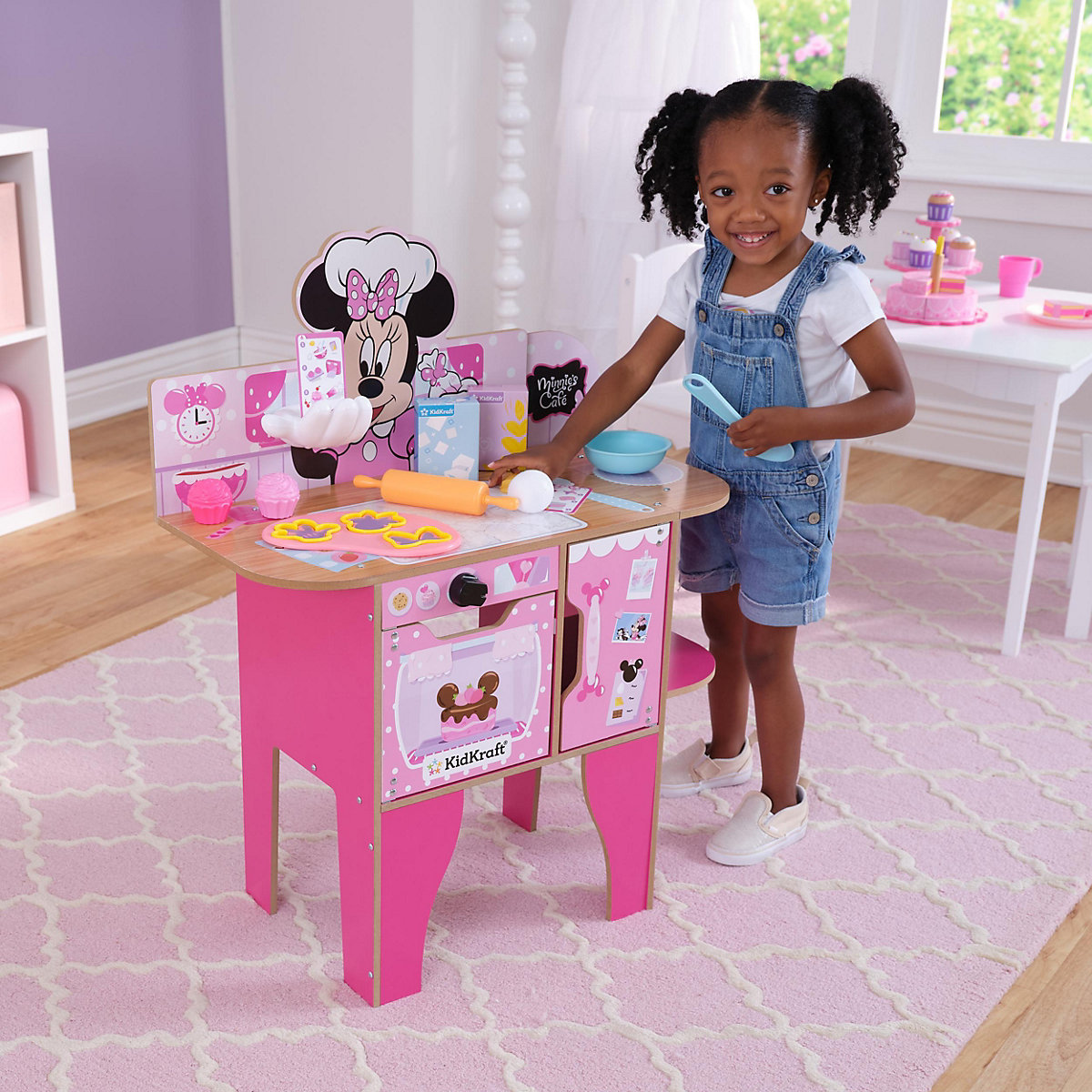 Minnie Mouse 2-in-1 Bakery & Kitchen
