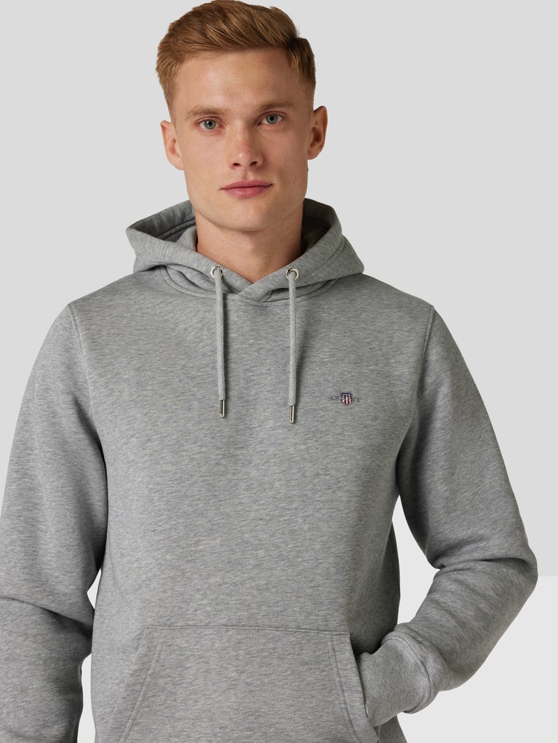 Hoodie mit Label-Stitching Modell 'SHIELD' in mittelgrau meliert