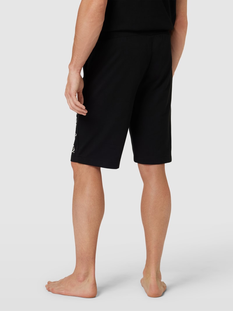Slim Fit Sweatshorts mit Label-Print Modell 'LOOPBACK' in schwarz