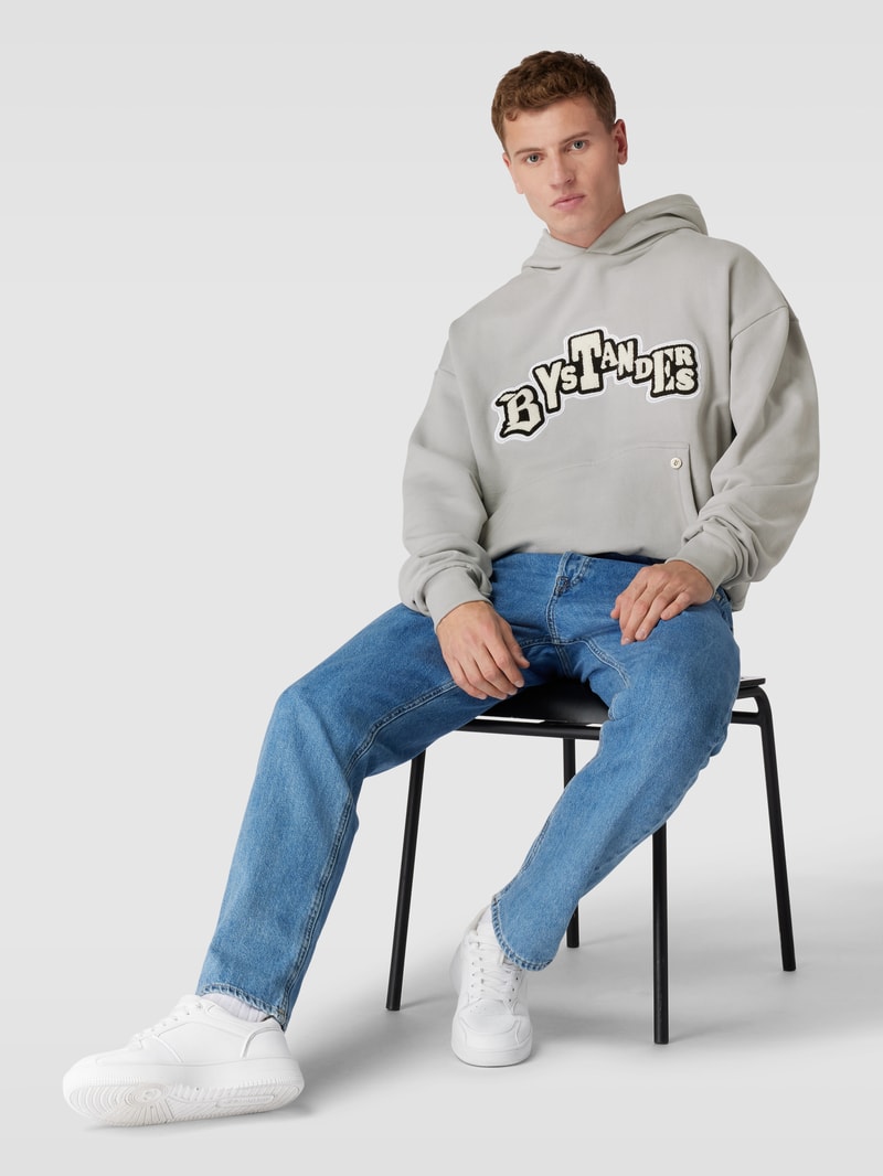 Hoodie mit Känguru-Tasche in hellgrau