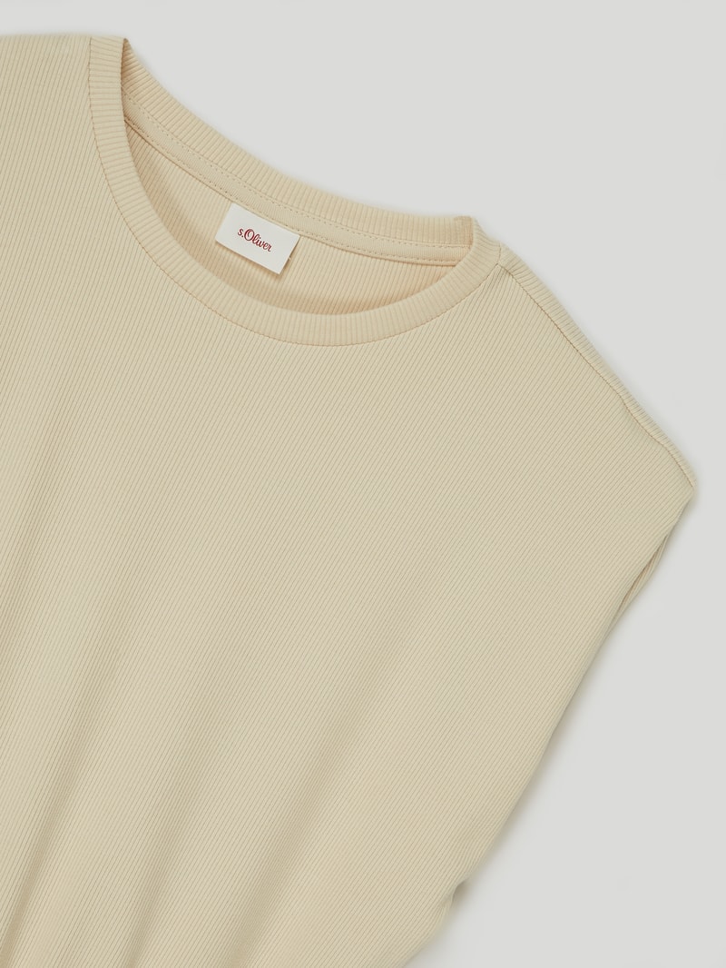 Top mit Rippenstruktur in offwhite