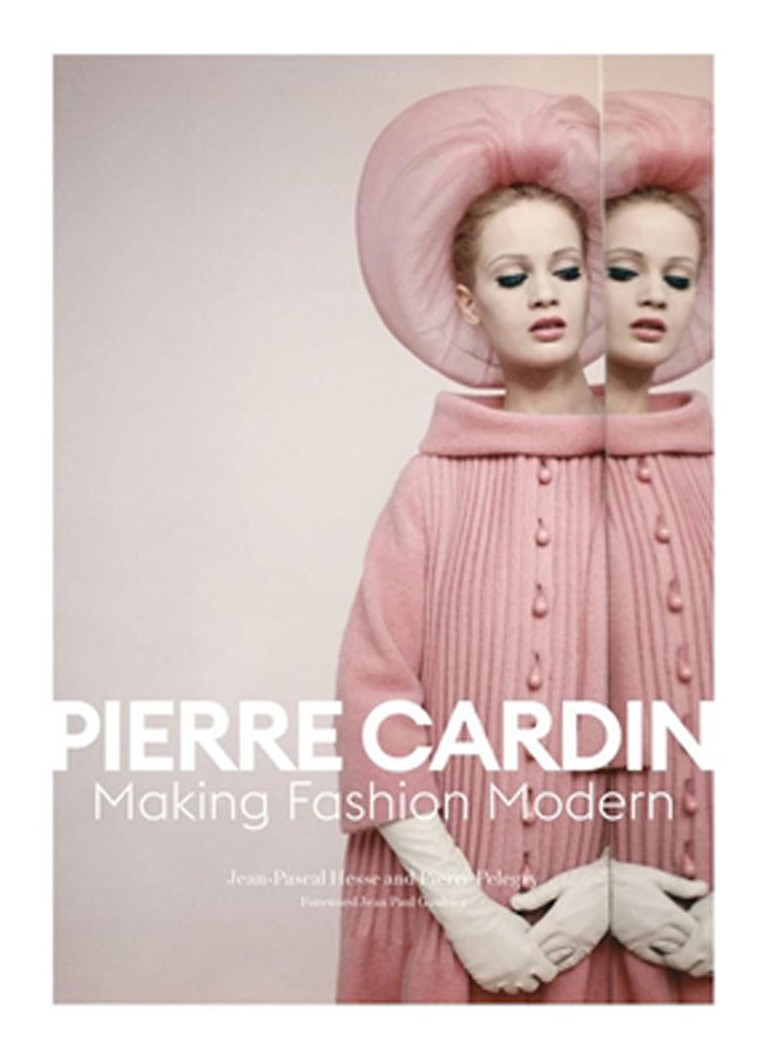 PIERRE CARDIN: Modernizarea modei