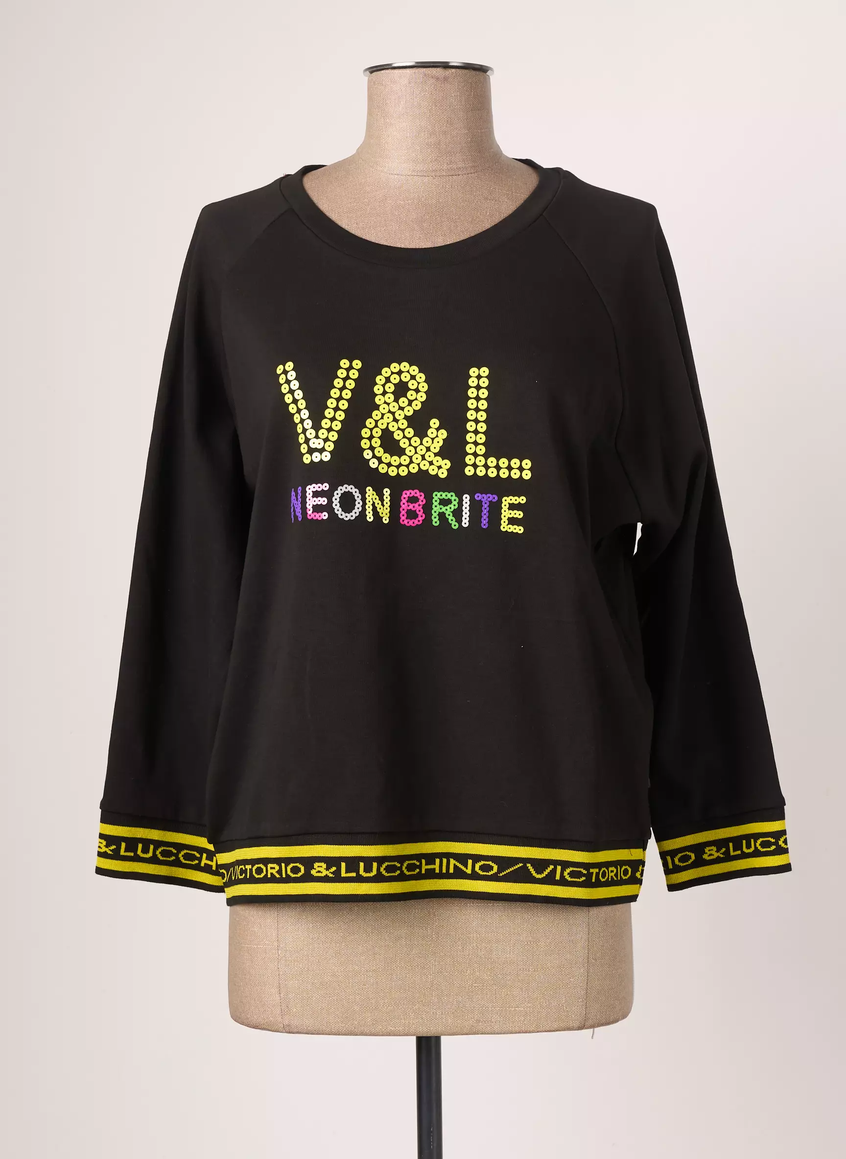 Victorio   Lucchino Sweats Femme couleur noir