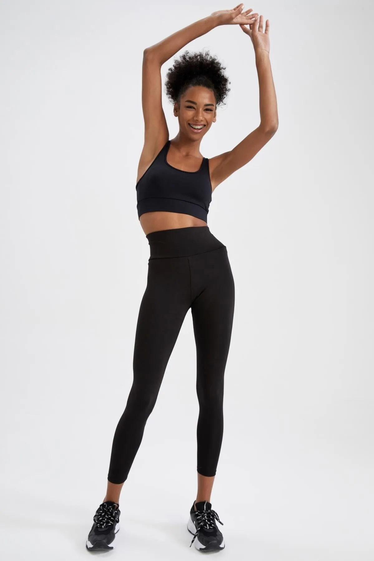 DeFacto  Passform: Standard-Fit-Sportstrumpfhose mit hoher Taille