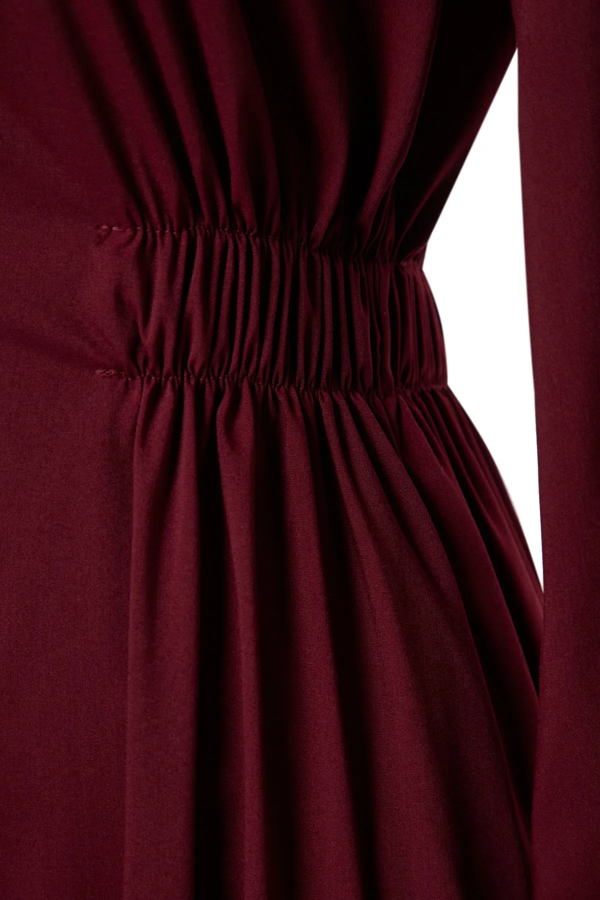 Trendyol Modest  Burgunderrotes gewebtes Kleid mit Taillendetail TCTAW24EB00093