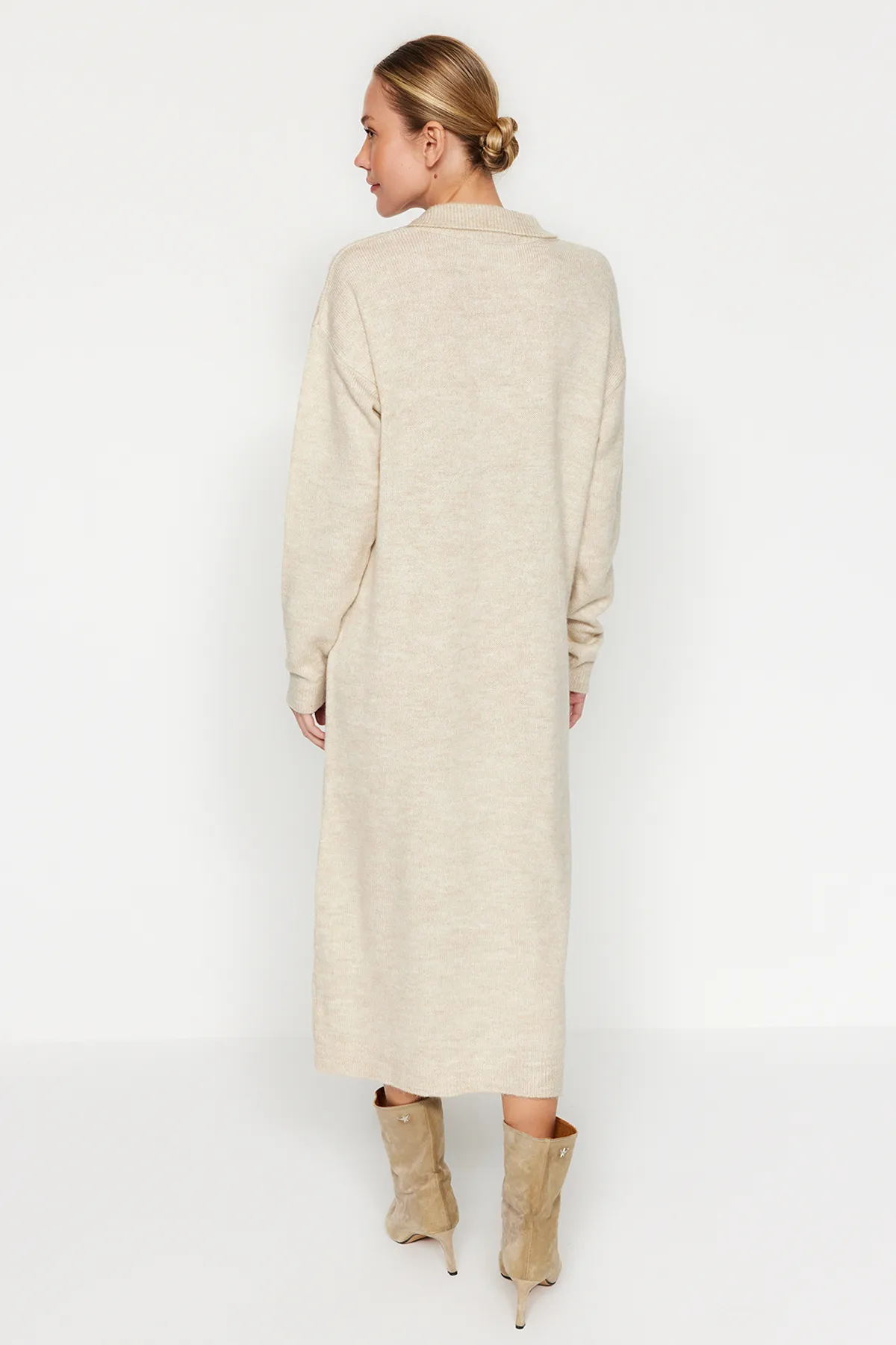 Trendyol Collection  Taş Nachhaltigeres Midi-Strickkleid TWOAW24EL00520