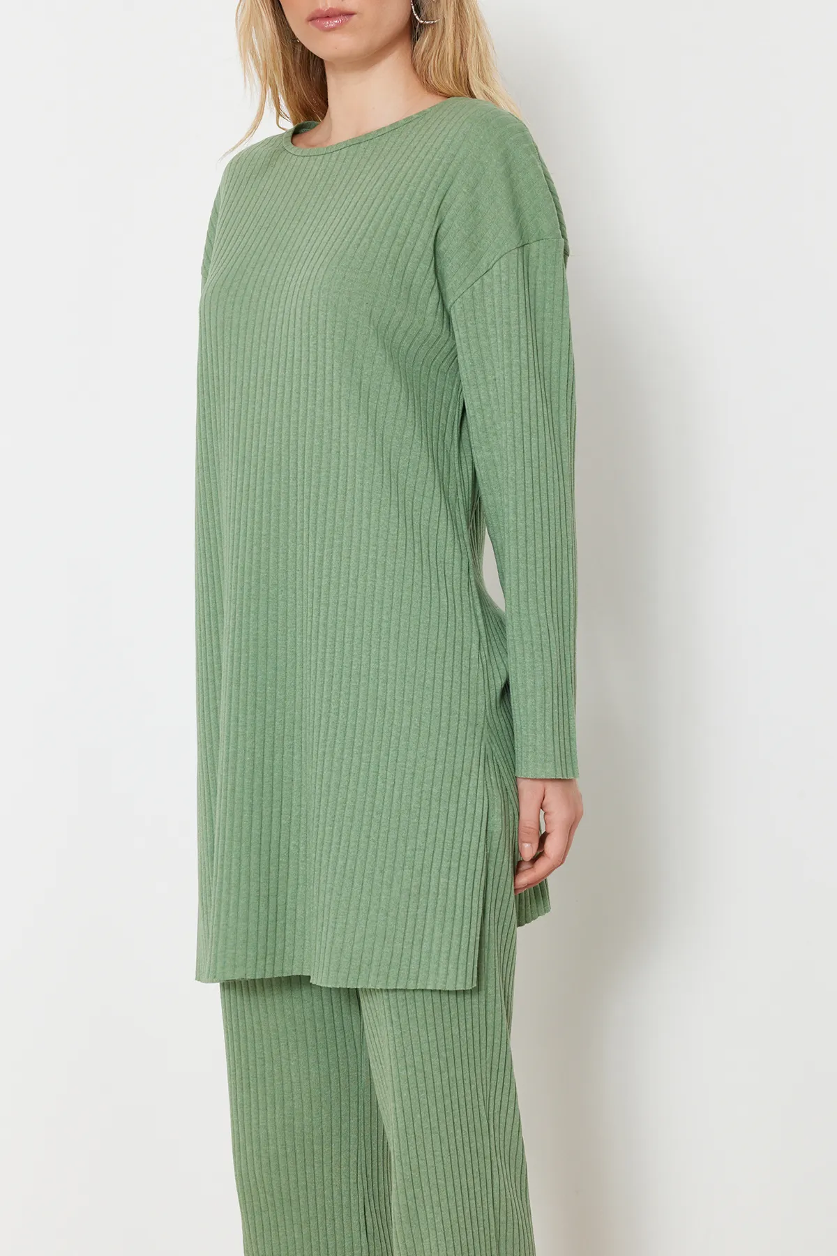 Trendyol Modest  Grünes Camisole-Set aus gestricktem Oberteil und Unterteil TCTSS24US00060