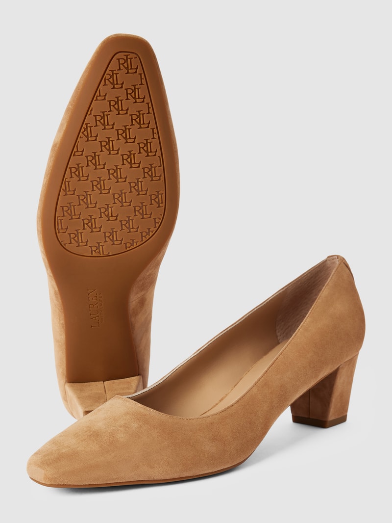 Pumps in spitz zulaufender Form Modell 'WHITNEY' in beige