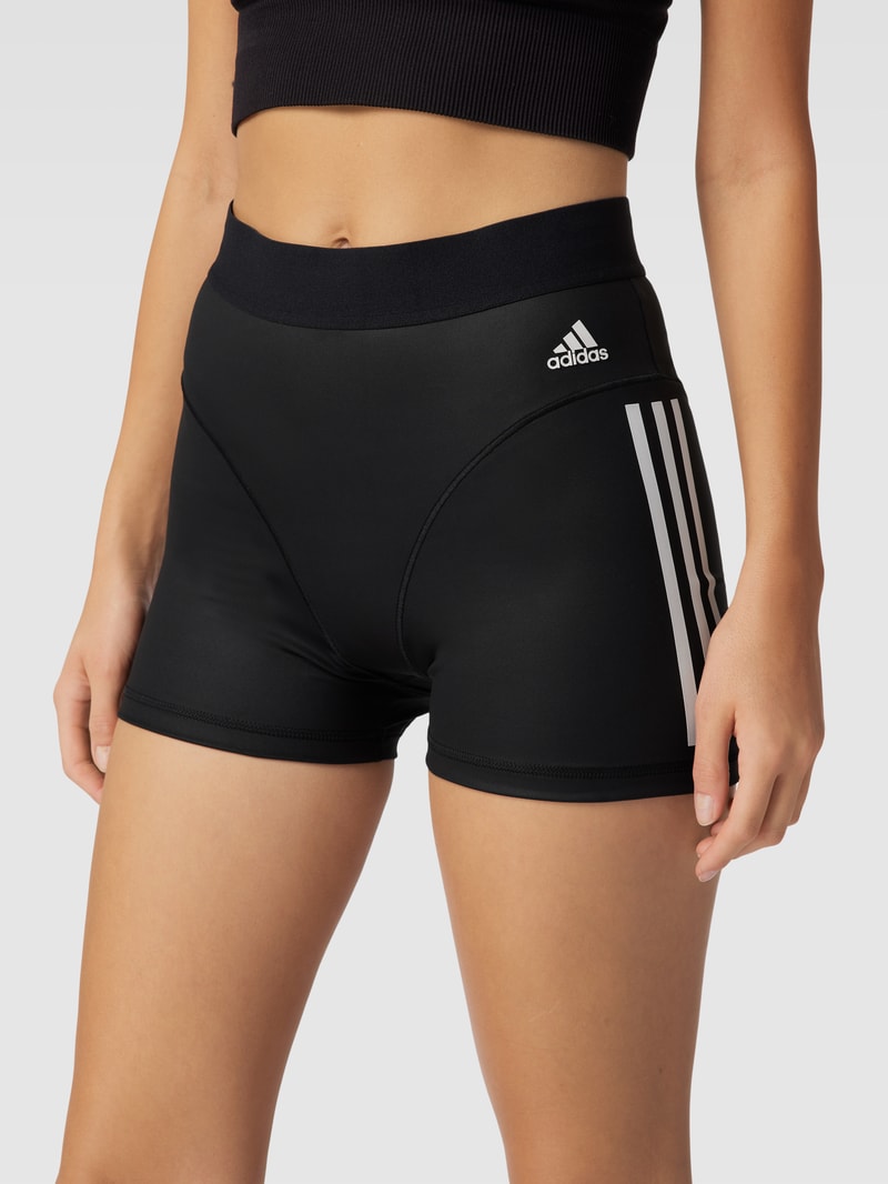 Shorts mit elastischem Bund in schwarz
