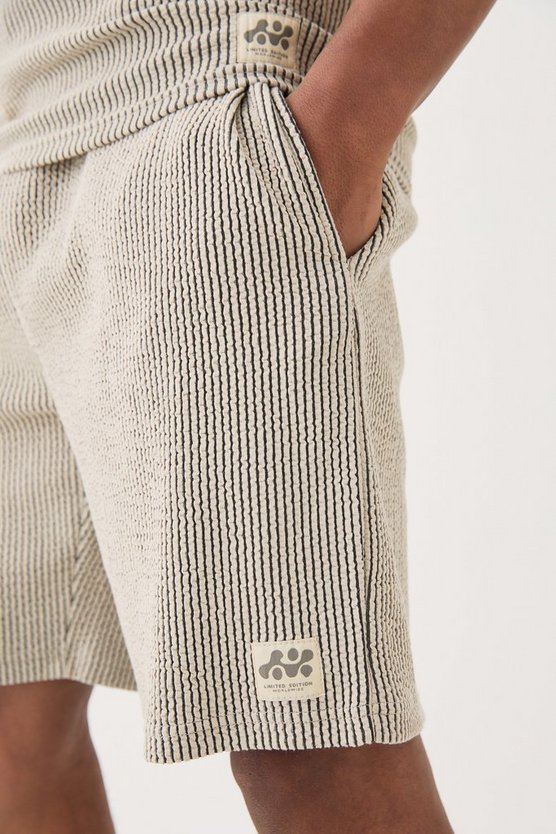 Lockere mittellange strukturierte Shorts