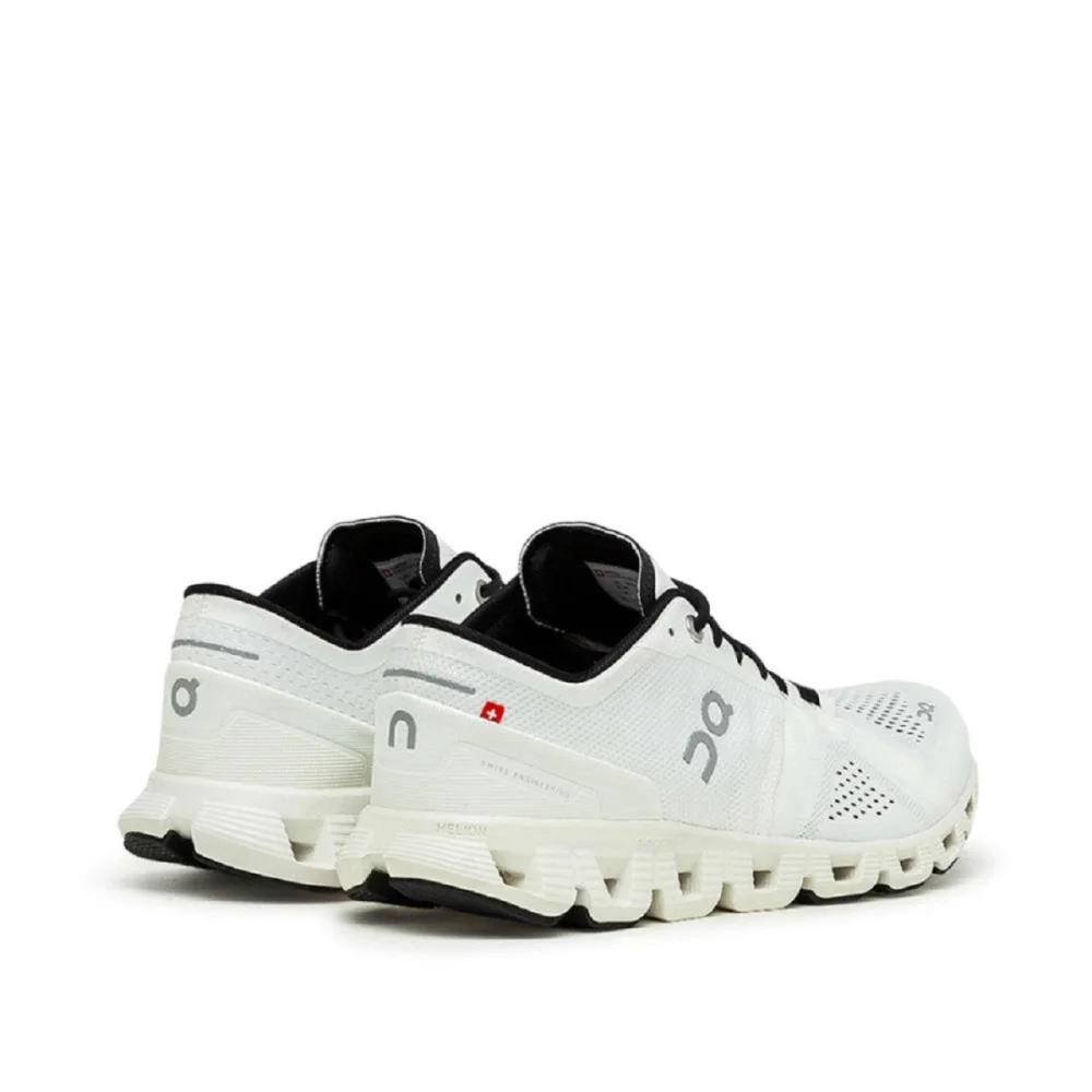 ON Cloud X 40.99702 / weiss