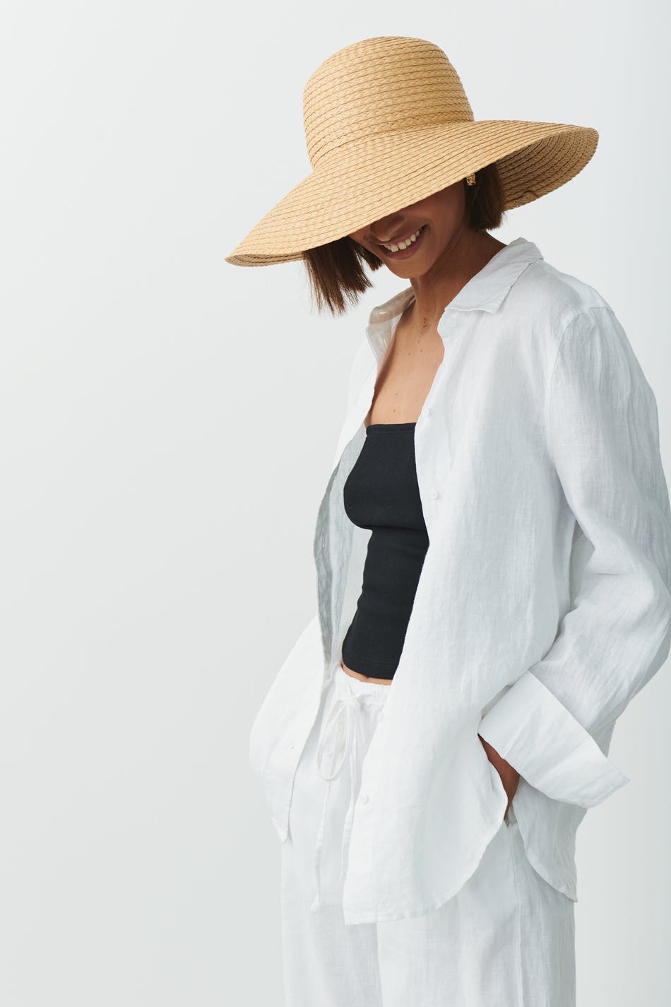 Wide straw hat